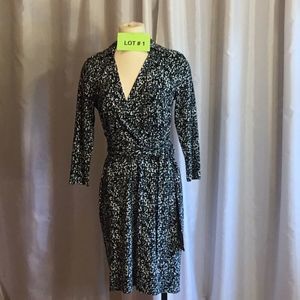 ANN TAYLOR long sleeve dress in size 6 with wrap top attached belt